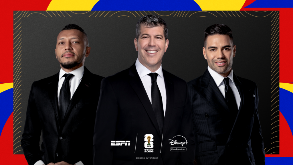 Como novedad para la cobertura de la Copa Mundial de la FIFA 2026, ESPN y Disney+ Plan Premium anunciaron que el histórico jugador colombiano Radamel Falcao García se integrará a su equipo para comentar los partidos de la Selección Colombia junto a Fernando Palomo en los relatos y Carlos Valdés en el análisis, aportando su experiencia y visión del juego como uno de los máximos referentes del equipo nacional.